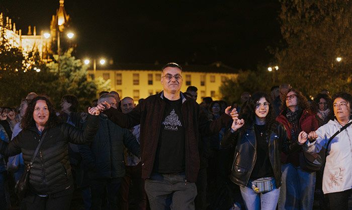 Público danzando durante el concierto de Guieldu