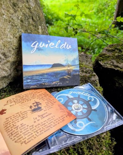 Cd "Memories de Deva". Detalles d la caja y libreto interior