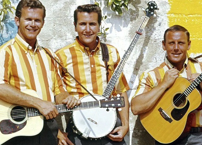 The Kingston Trio, un grupo estadounidense que contribuyó al lanzamiento de la música folk a fines de los años 1950 y primeros 60.