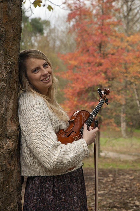 Olaya Pérez, violinista folk en Guieldu