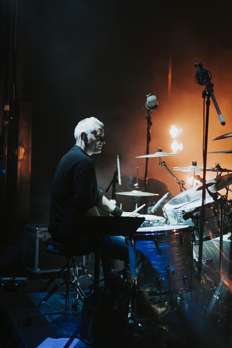 Rubén Candenas basterista de Guieldu durante el concierto del Festival Celta de León en 2024